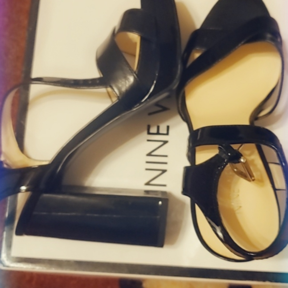 Nine West - Picture 4 of 5